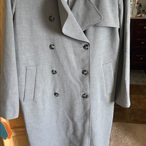 Nordstrom brand Beautiful jacket  is a large but I say xlarge - Picture 4 of 5